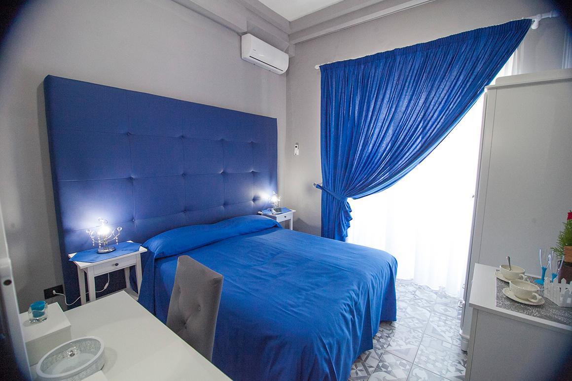 Luxury Bed & Breakfast เนเปิลส์ ภายนอก รูปภาพ