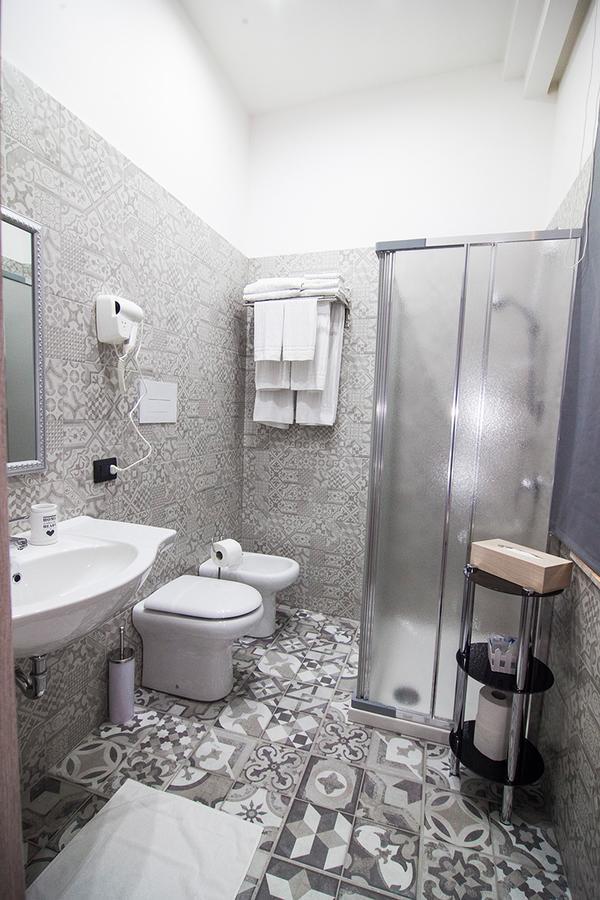 Luxury Bed & Breakfast เนเปิลส์ ภายนอก รูปภาพ