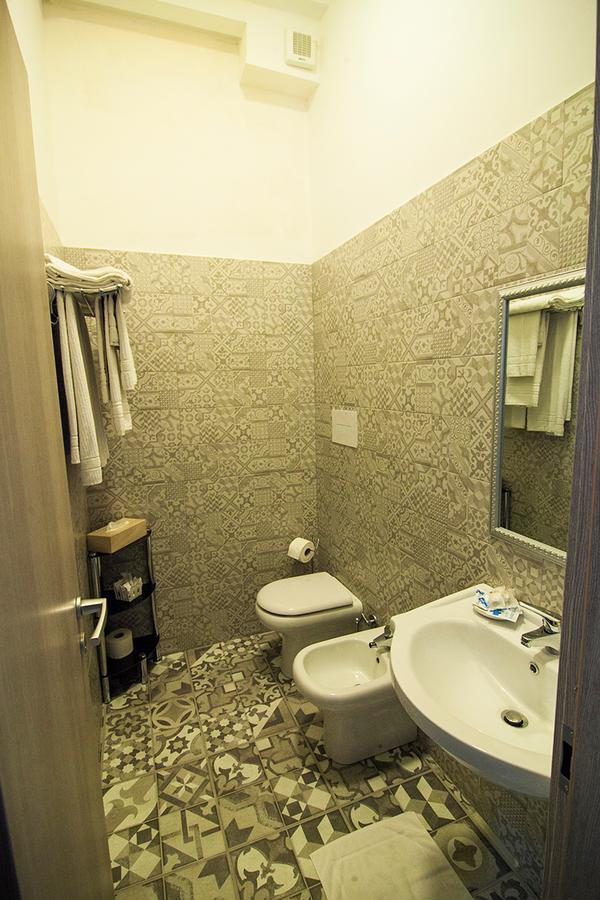 Luxury Bed & Breakfast เนเปิลส์ ภายนอก รูปภาพ