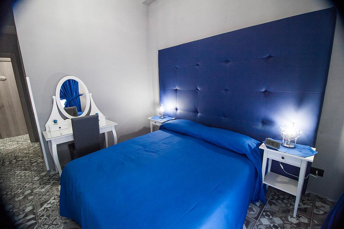 Luxury Bed & Breakfast เนเปิลส์ ภายนอก รูปภาพ